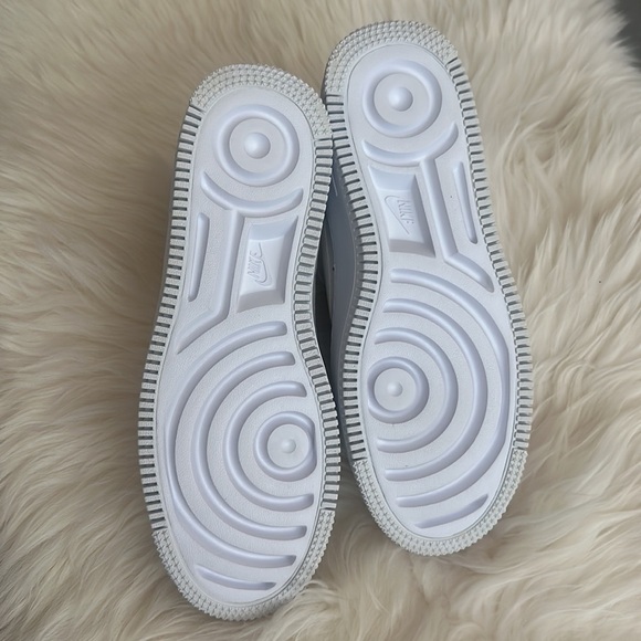 Air Force 1 Sage Low "Triple White" sneakers - Picture 6 of 11